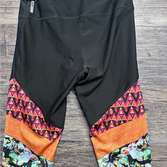Reebok Colorful Patterned Floral Leggings - Picture 2 of 9